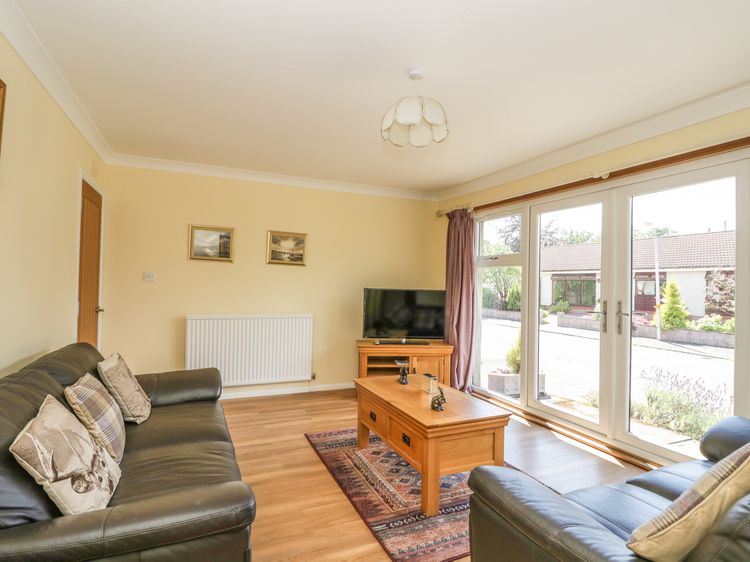 Isla Cottage, listing photograph 2