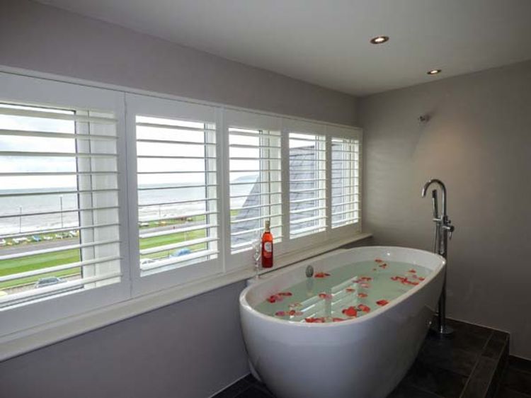 Sea View Apartment, listing photograph 12