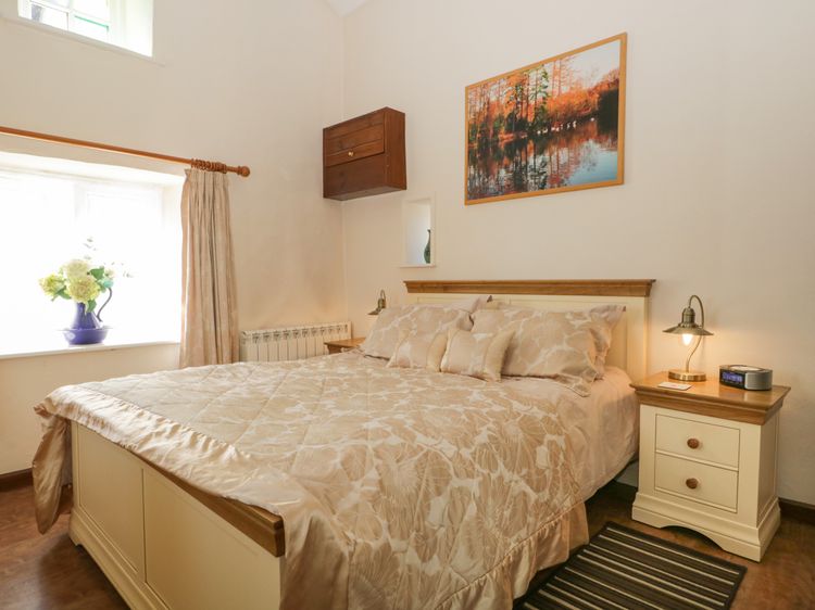 Topiary Cottage, listing photograph 12
