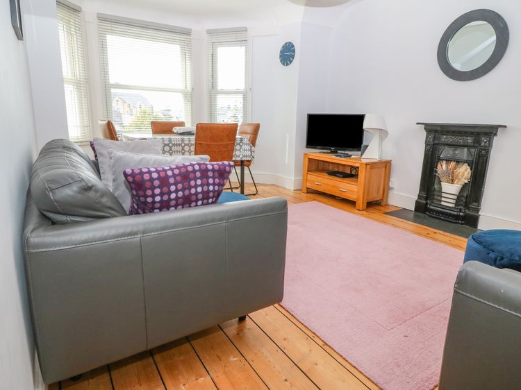 Y Castell Apartment 3, listing photograph 2