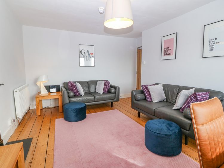 Y Castell Apartment 3, listing photograph 3
