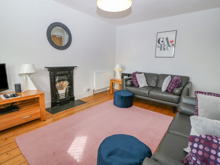 Y Castell Apartment 3, listing photograph 4