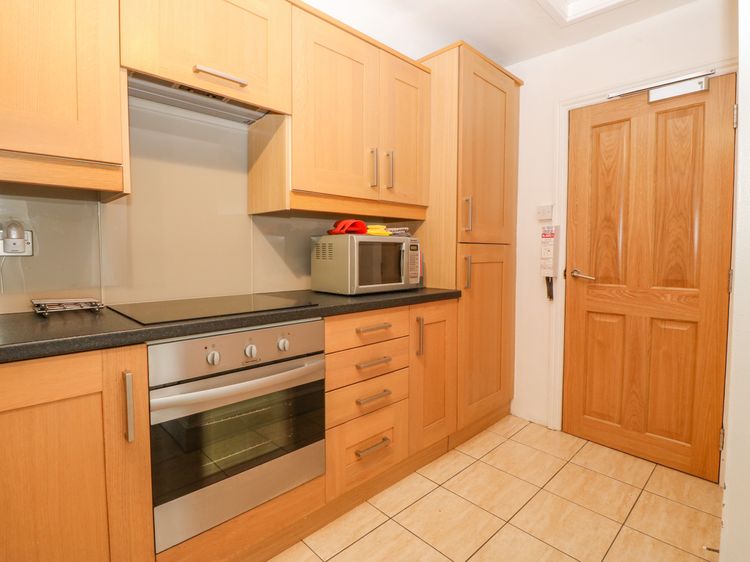 Y Castell Apartment 3, listing photograph 7