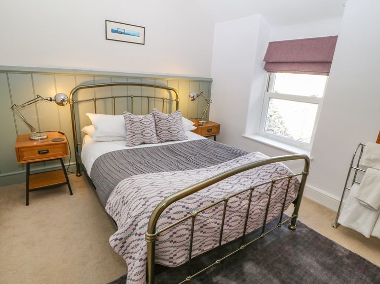 Y Castell Apartment 3, listing photograph 12