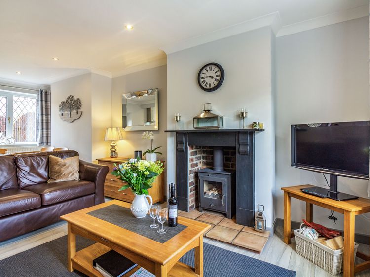 Corner Cottage, listing photograph 7
