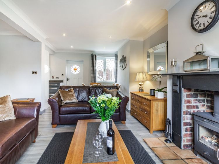 Corner Cottage, listing photograph 8