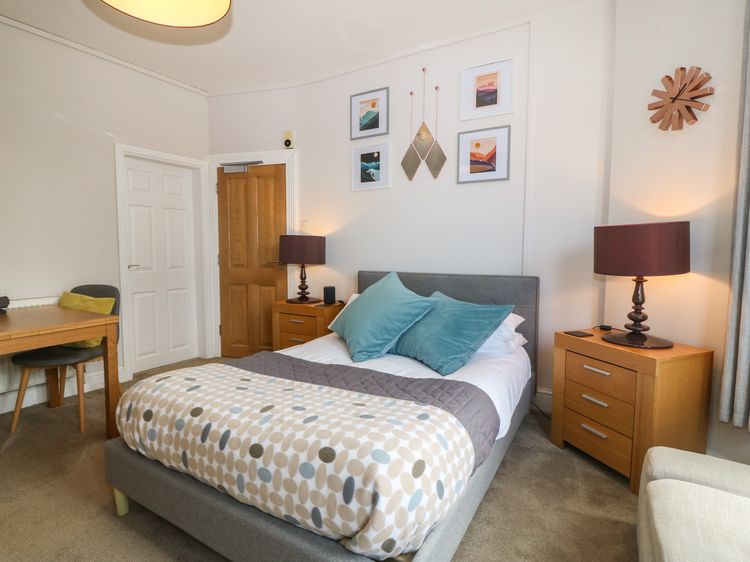Y Castell Apartment 1, listing photograph 6