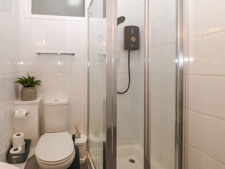 Y Castell Apartment 1, listing photograph 11