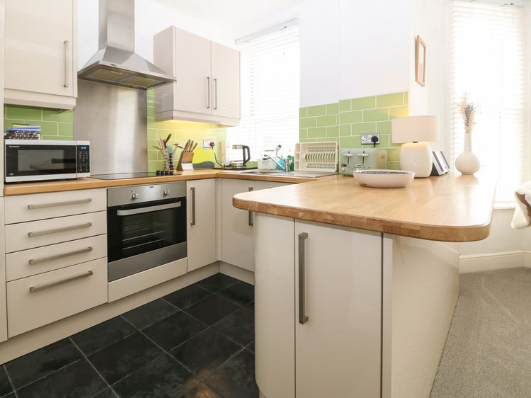 Y Castell Apartment 2, listing photograph 6