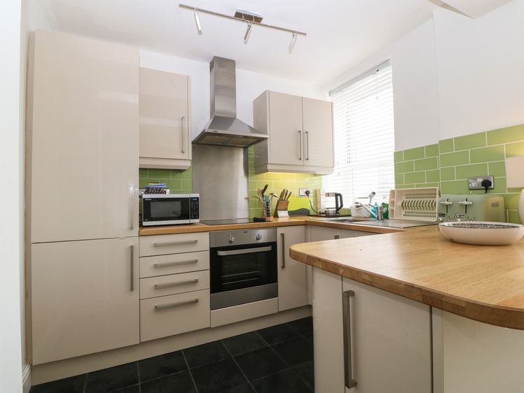 Y Castell Apartment 2, listing photograph 7