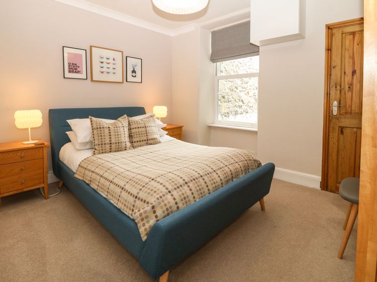 Y Castell Apartment 2, listing photograph 8