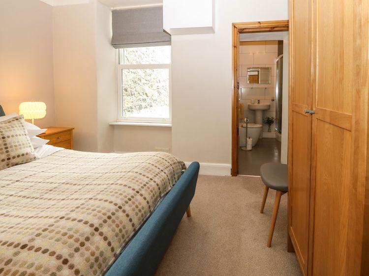 Y Castell Apartment 2, listing photograph 11