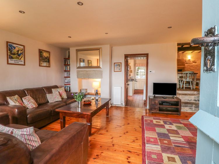 Holly Cottage, listing photograph 2