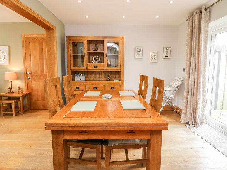 Primrose Cottage, listing photograph 11
