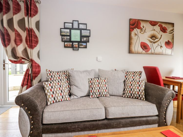 Daisy Cottage, listing photograph 4