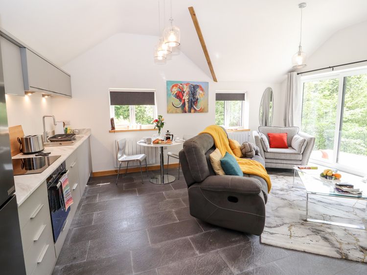 Lands Brow Lodge, listing photograph 3