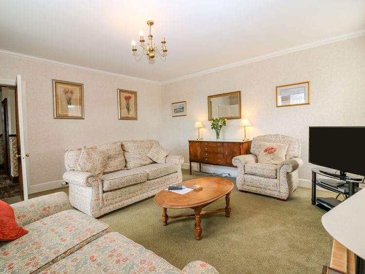 The West Wing, listing photograph 5
