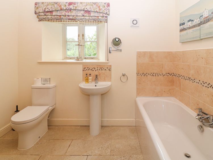 The Tack Room Cottage, listing photograph 9