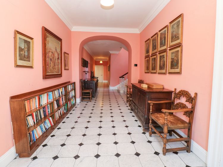 Flanders Hall, listing photograph 6
