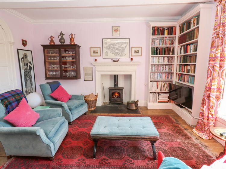 Flanders Hall, listing photograph 4