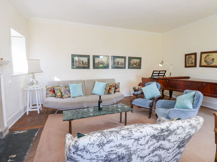 Flanders Hall, listing photograph 11