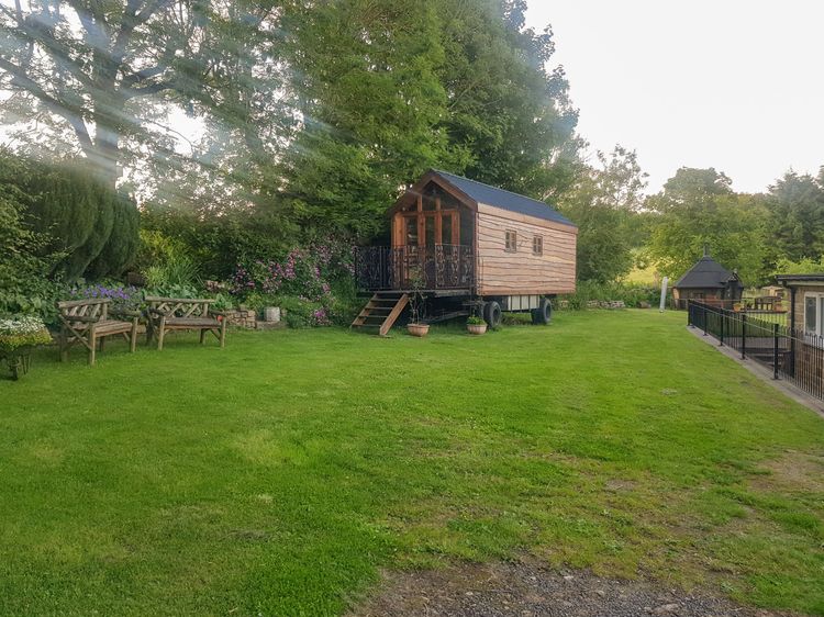 Rambler's Cottage, listing photograph 11