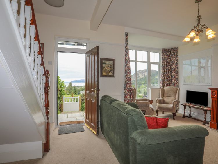 2 Cae Glas, listing photograph 4