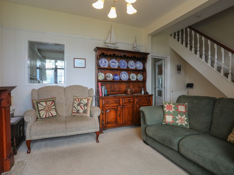 2 Cae Glas, listing photograph 7