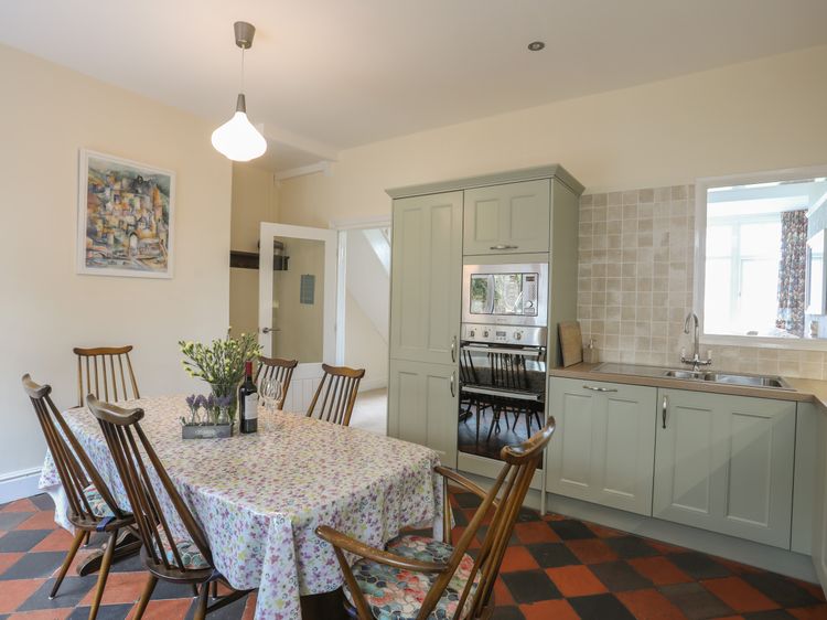 2 Cae Glas, listing photograph 11