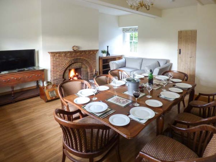 Old Hall Cottage, listing photograph 5