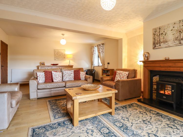 Ty Newydd, listing photograph 8
