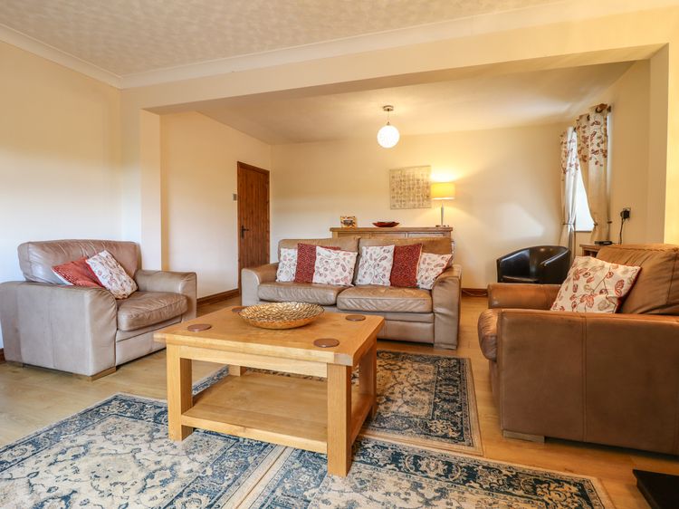 Ty Newydd, listing photograph 9