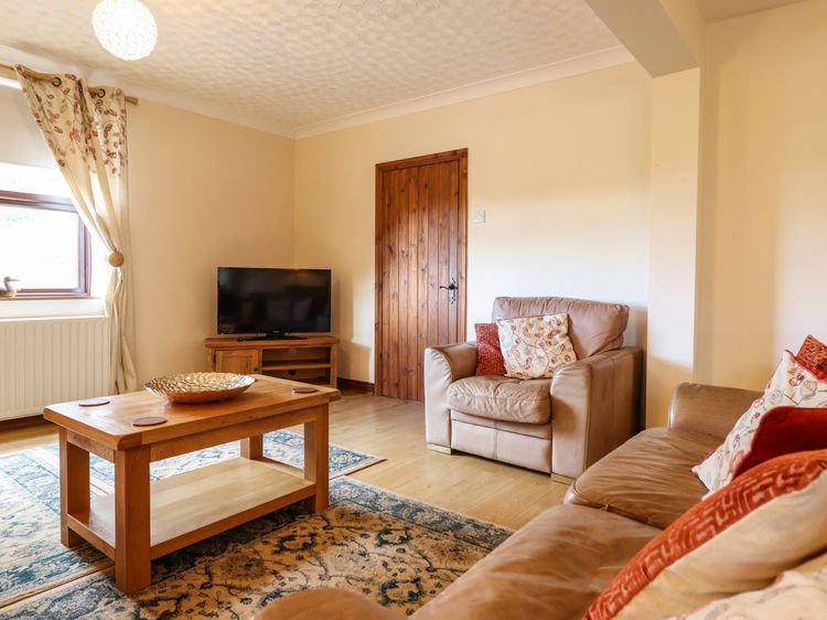 Ty Newydd, listing photograph 11