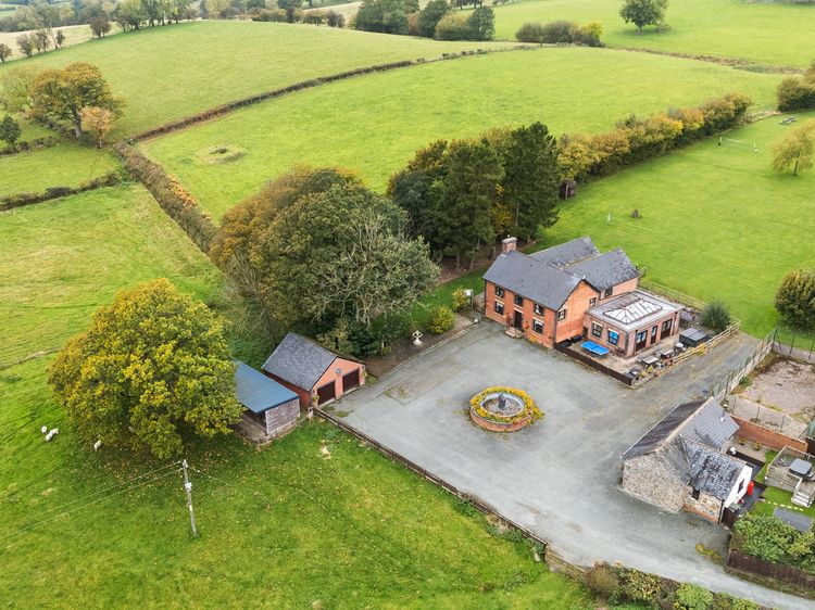 Ty Newydd