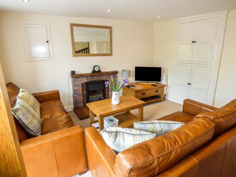Cinderbarrow Cottage, listing photograph 3