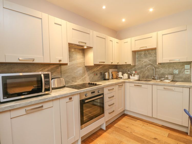 Holly Cottage, listing photograph 9