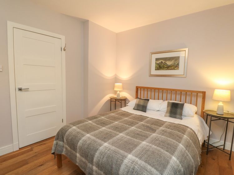 Holly Cottage, listing photograph 12