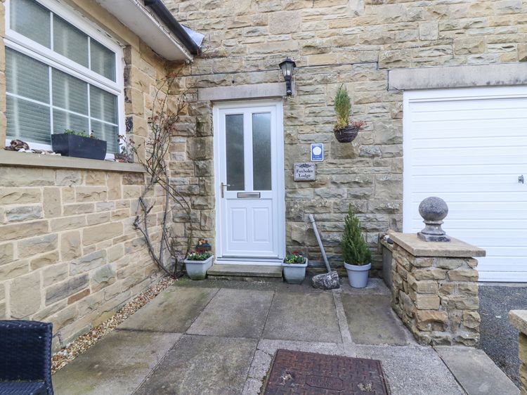 Foxholes Lodge, listing photograph 2