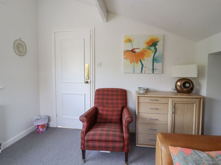 Foxholes Lodge, listing photograph 8
