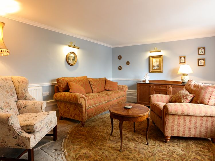 Ridge Hall, listing photograph 9