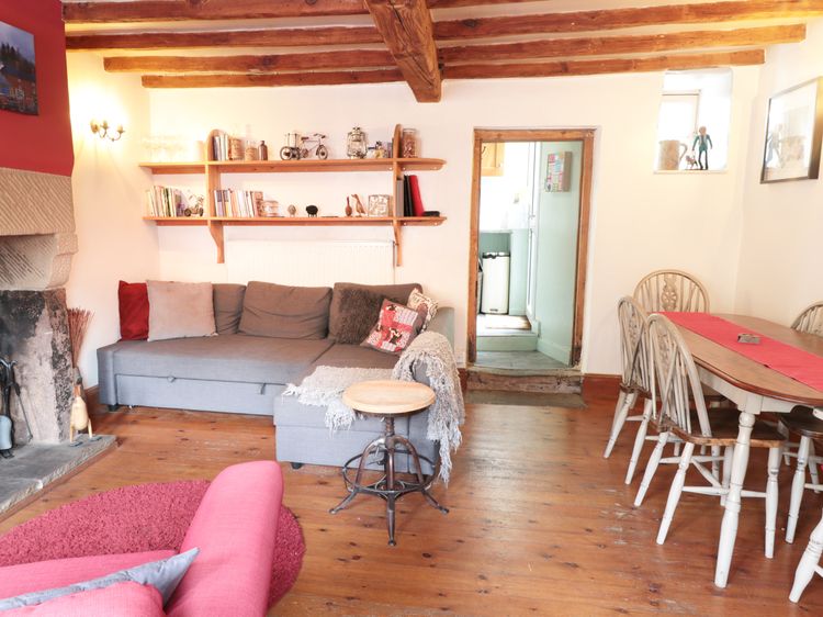 Holly Cottage, listing photograph 3