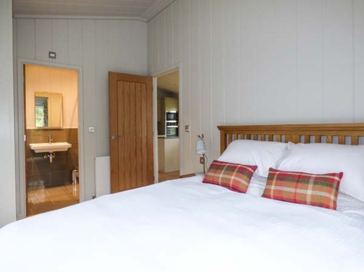 Shepherd Lodge, listing photograph 12