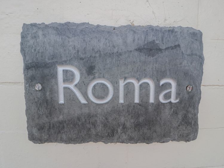 Roma, listing photograph 3
