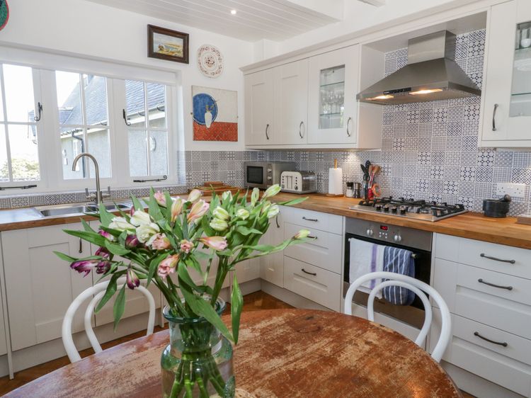 Bronwen Cottage, listing photograph 5