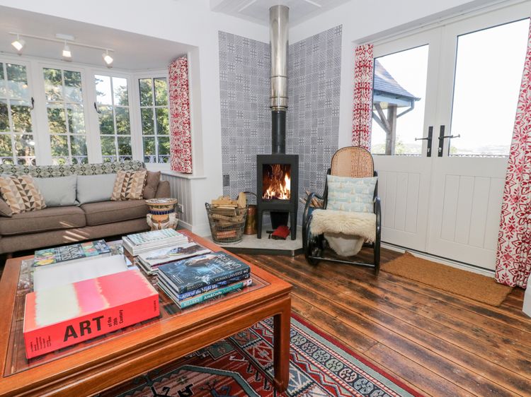 Bronwen Cottage, listing photograph 3
