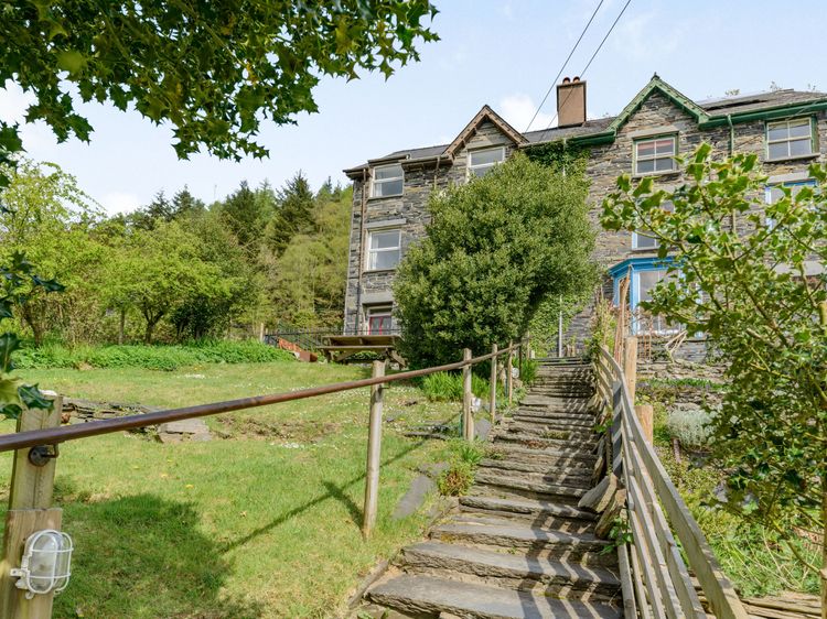 2 Isygraig, listing photograph 4