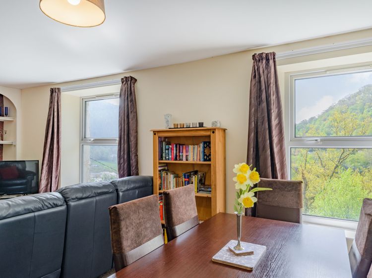 2 Isygraig, listing photograph 10