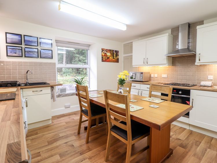 2 Isygraig, listing photograph 12
