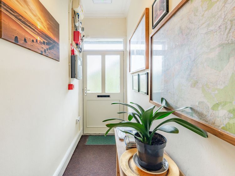 1 Isygraig, listing photograph 4