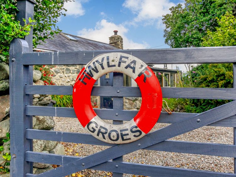 Hwylfa'r Groes, listing photograph 2